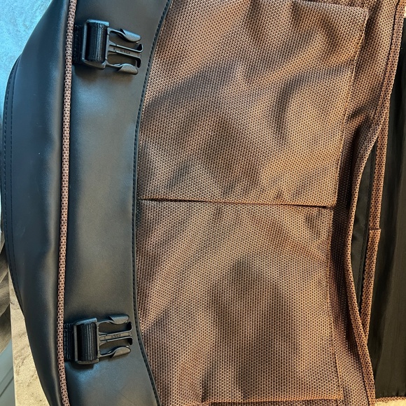 Tumi messenger bag - Picture 4 of 10